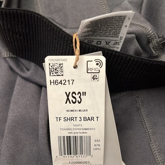 ADIDAS SHORT SIZE XS - Picture 5 of 5